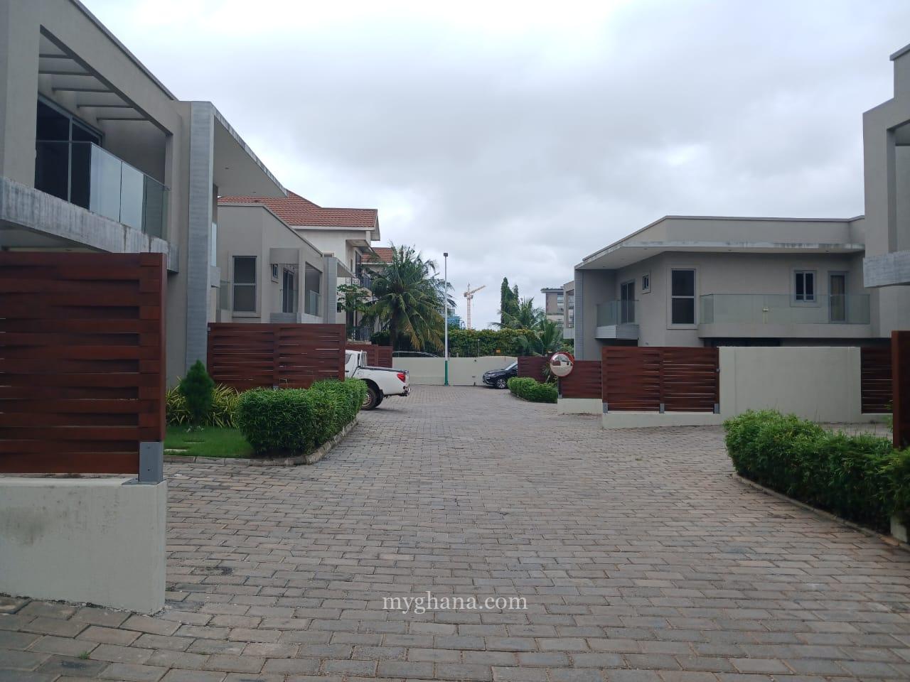 4 bed townhouse to let at Cantonments near the Fiesta Residence, Accra