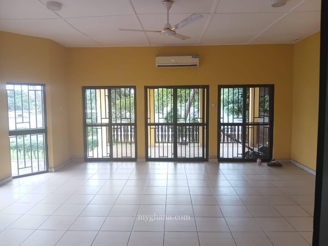 3 bedroom house with large garden and trees to let at Dzorwulu near bedmate