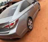 2016 Hyundai LF Sonata Hybrid S/KEY