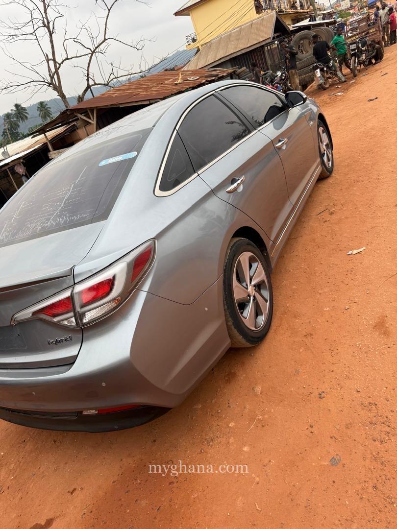 2016 Hyundai LF Sonata Hybrid S/KEY