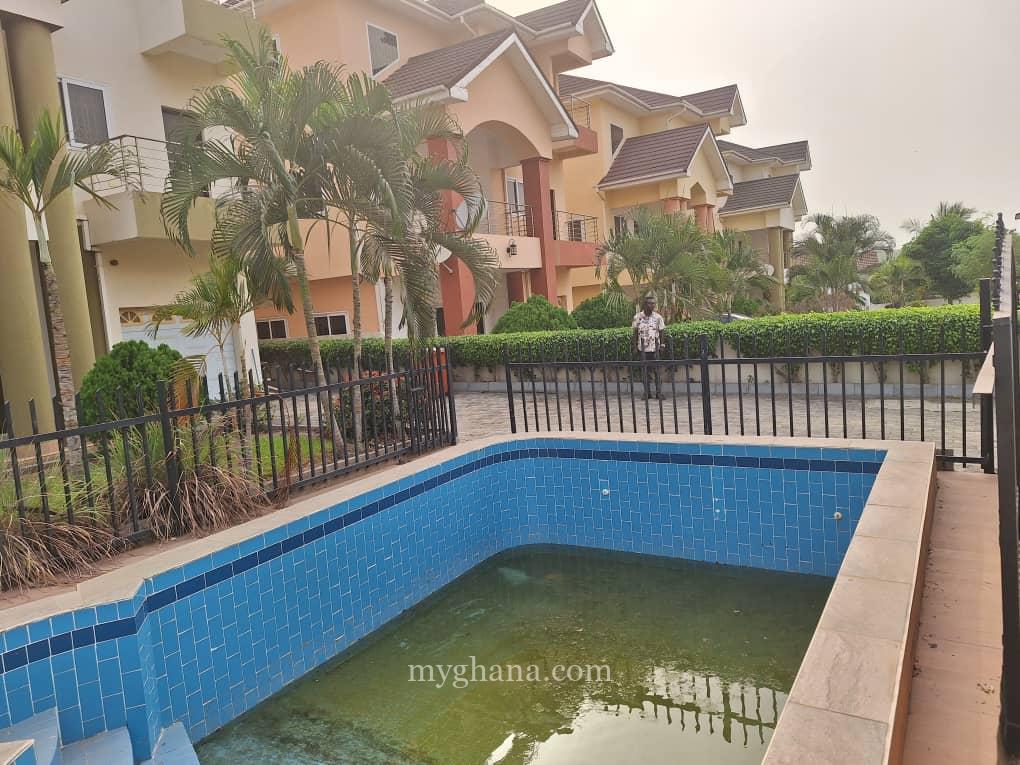 5 bedroom townhouse to let at Cantonments near GIS, Accra
