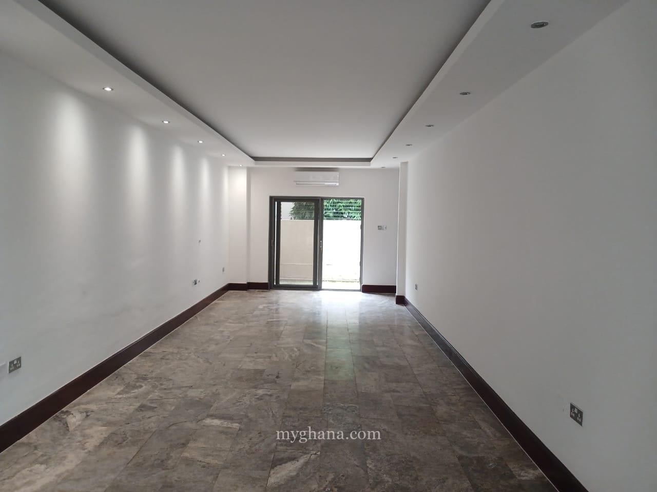 4 bed townhouse to let at Cantonments near the Fiesta Residence, Accra