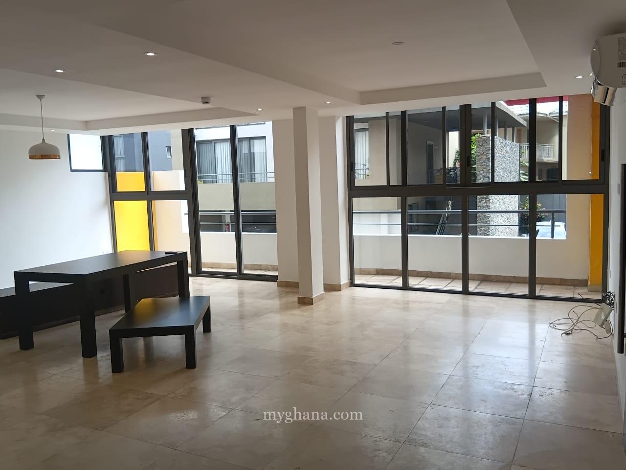 4 bedroom townhouse to let at Cantonments near the US Embassy, Accra