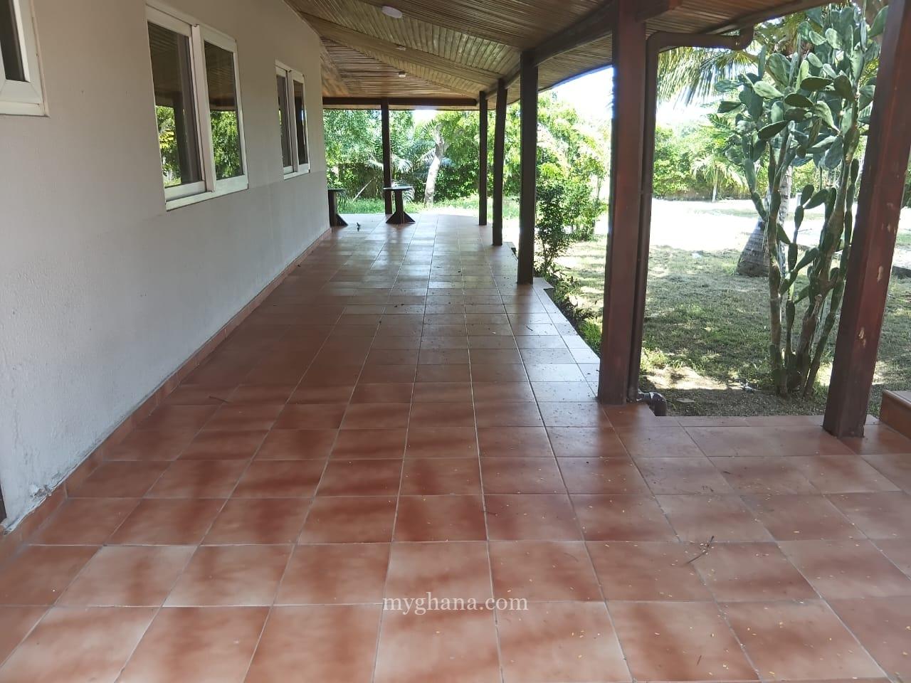 6 bedroom furnished house with large garden and trees to let at New Ningo