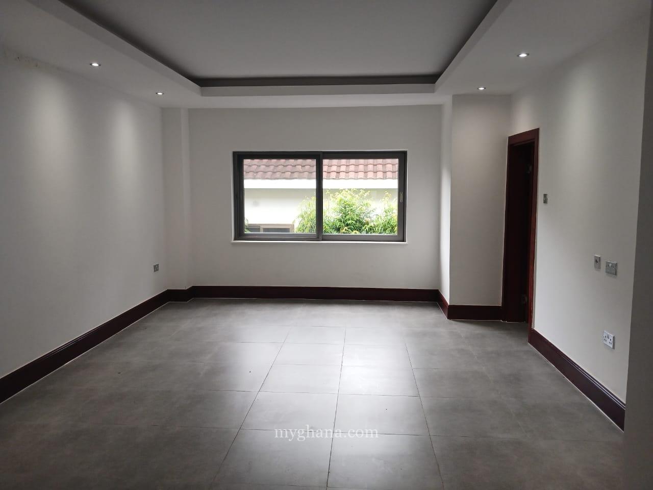4 bed townhouse to let at Cantonments near the Fiesta Residence, Accra