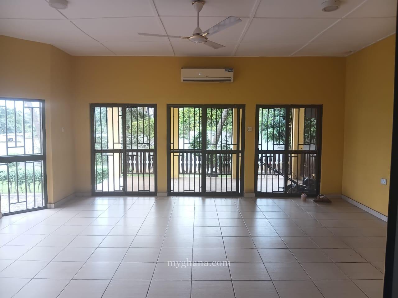 3 bedroom house with large garden and trees to let at Dzorwulu near bedmate