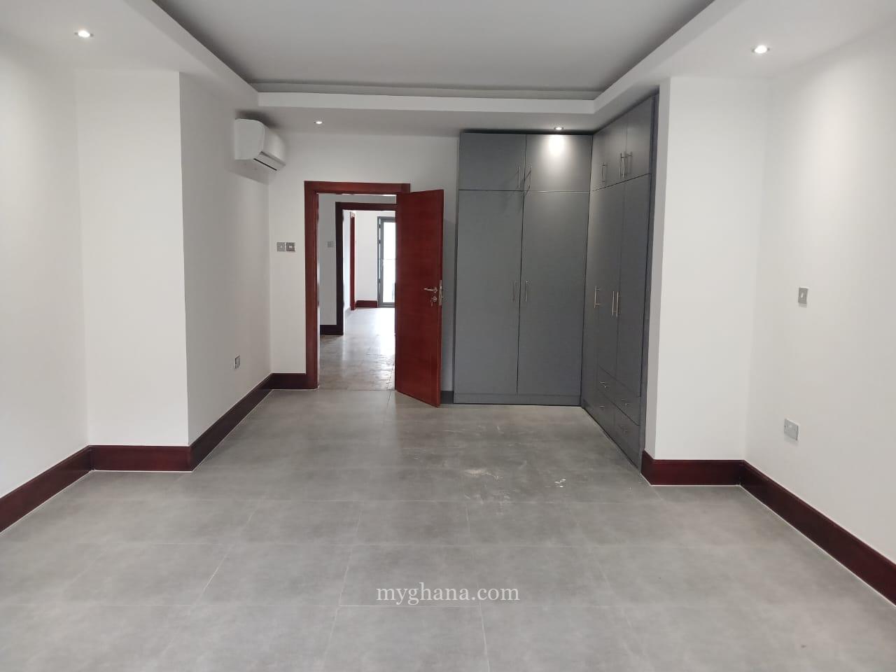 4 bed townhouse to let at Cantonments near the Fiesta Residence, Accra