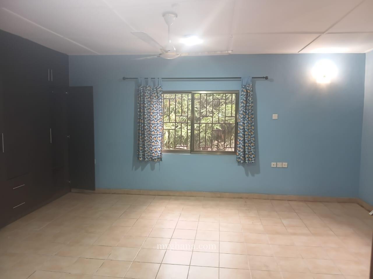 3 bedroom house with large garden and trees to let at Dzorwulu near bedmate