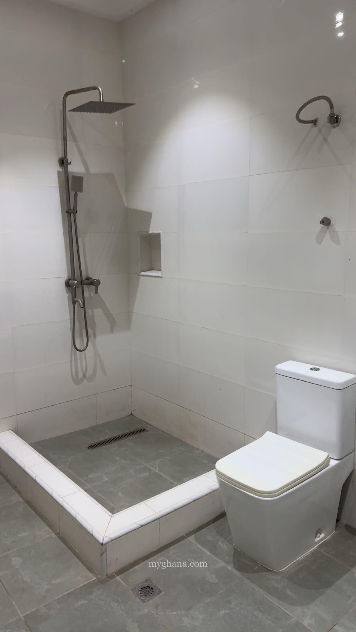Furnished 8bdrm house in Asamoa’s property , Tetegu for sale