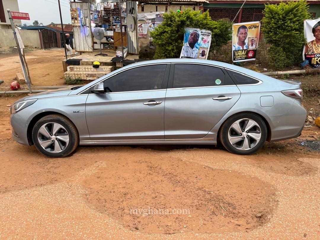 2016 Hyundai LF Sonata Hybrid S/KEY