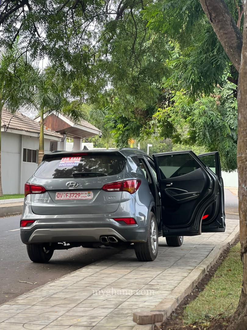 Hyundai SantaFe 2.0D Diesel Automatic SUV – Clean & Well Maintained (2018)
