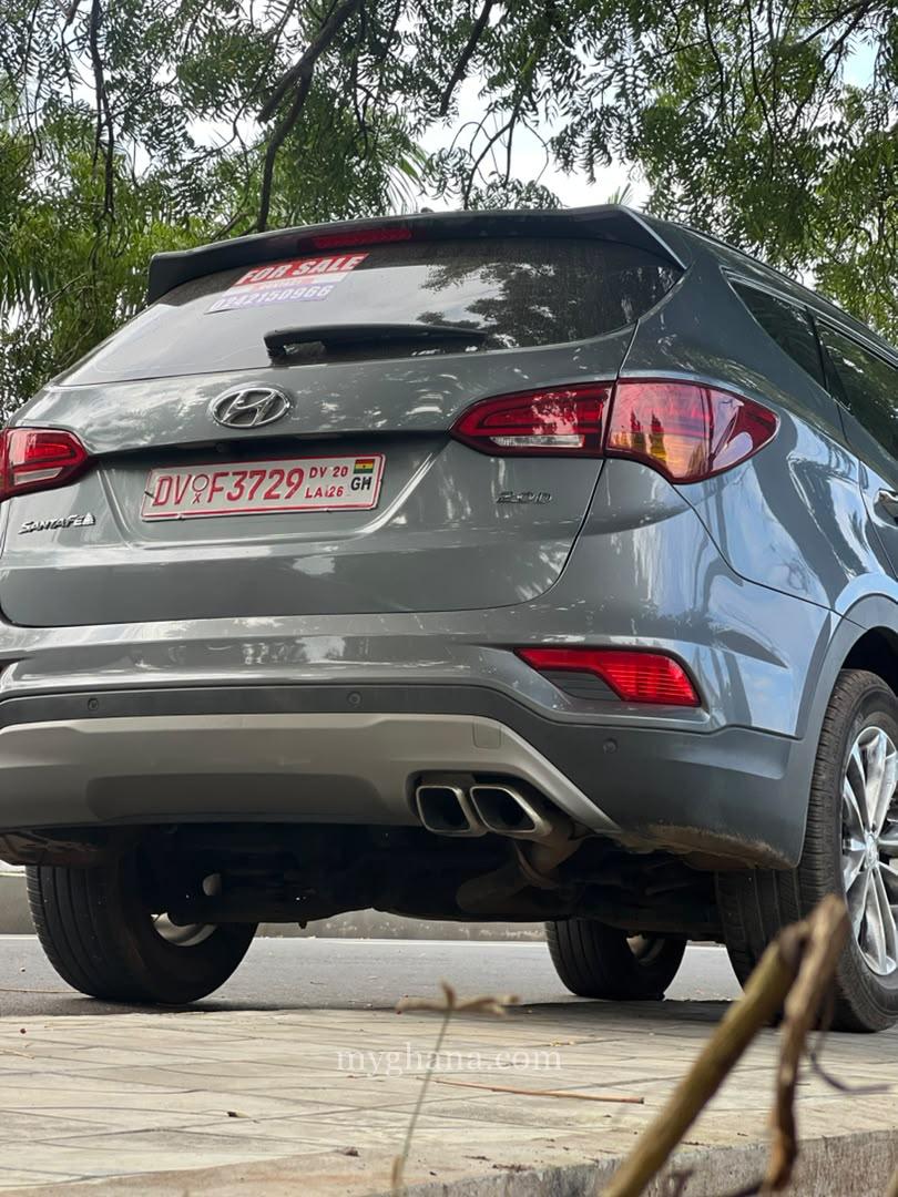 Hyundai SantaFe 2.0D Diesel Automatic SUV – Clean & Well Maintained (2018)