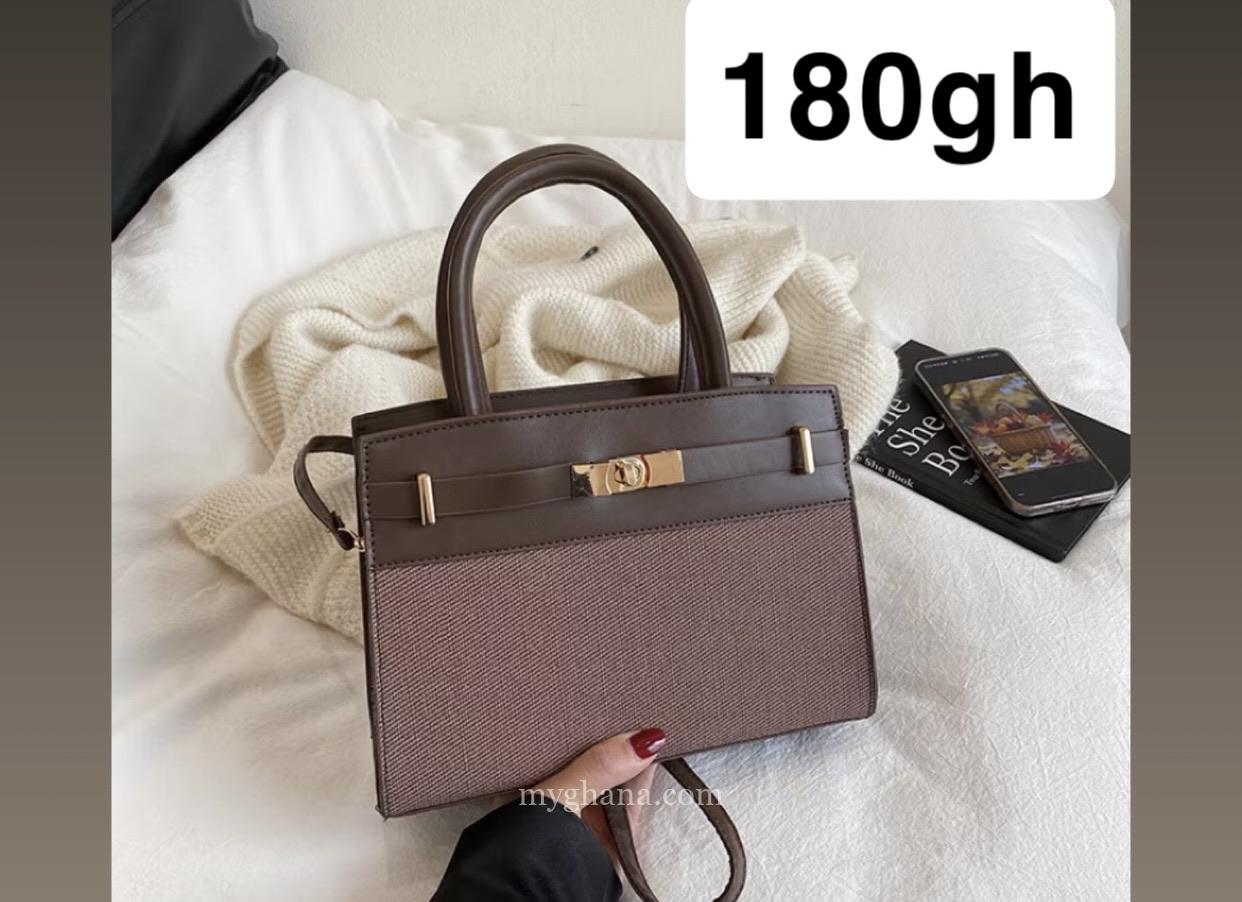 Love a bag you see? You can now preorder it through Bag Mood. ✨ Please note