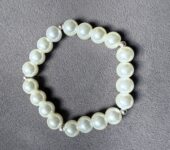 Pearl beaded bracelet
