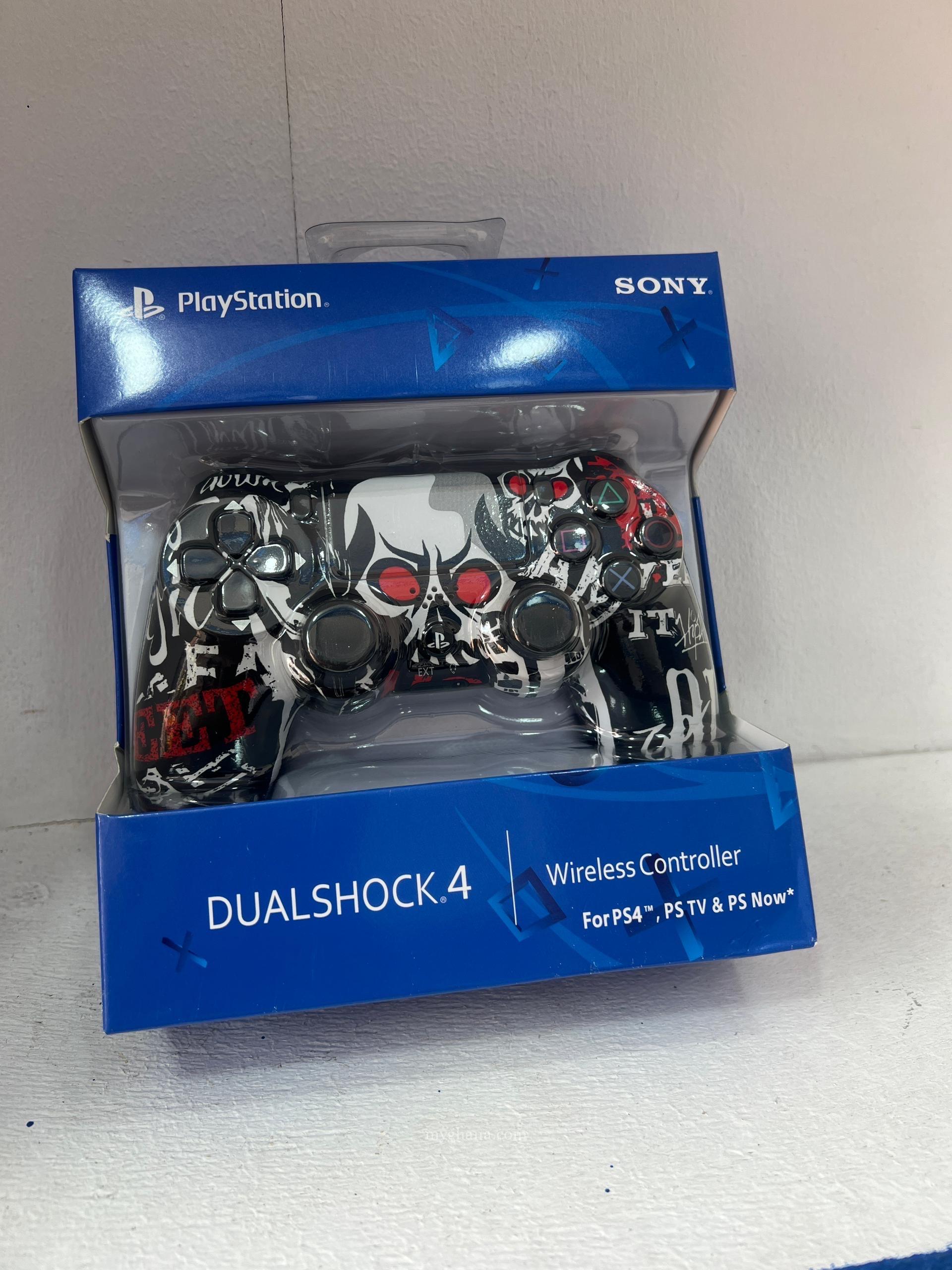 DUAL SHOCK 4 CONTROLLER