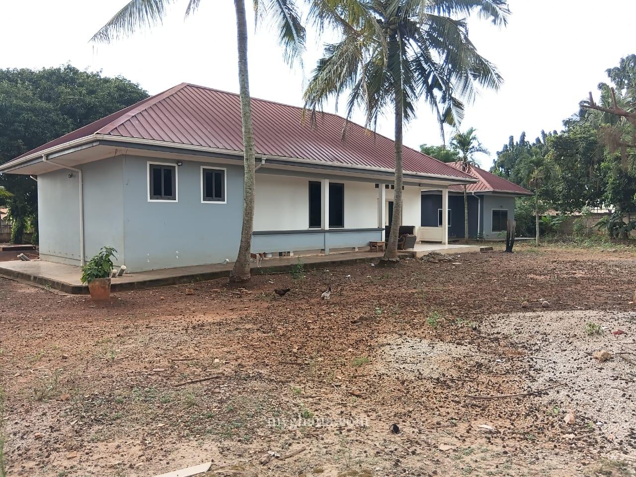 5 bedroom house to let at Kumasi Kwadaso near Christian University College