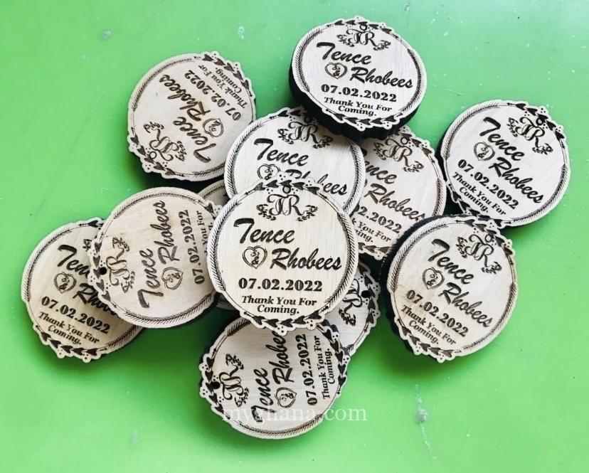 CUSTOMIZE KEYHOLDER