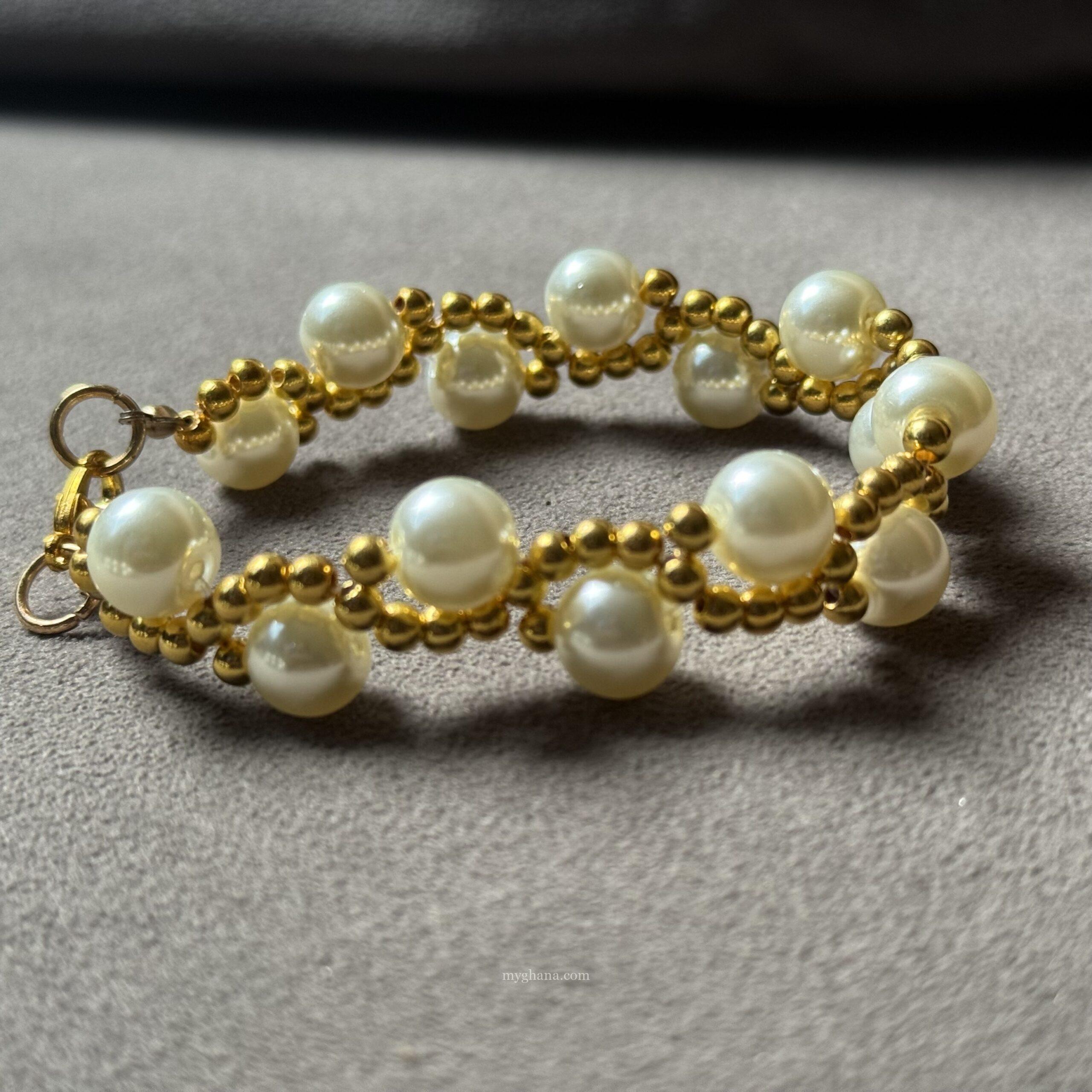 Handmade beaded Pearl bracelet