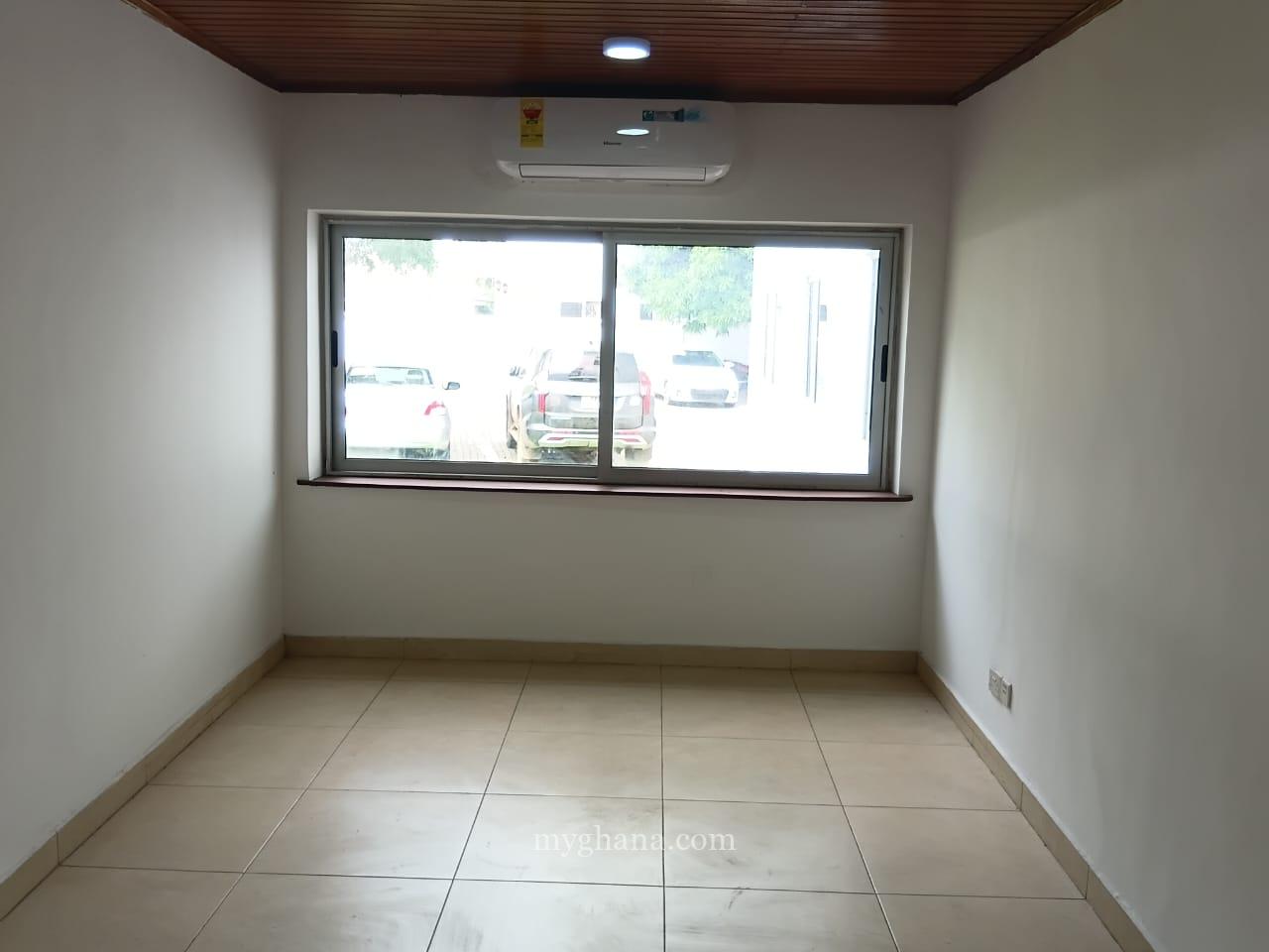 Office space, large parking space to let at Airport Residential Area, Accra