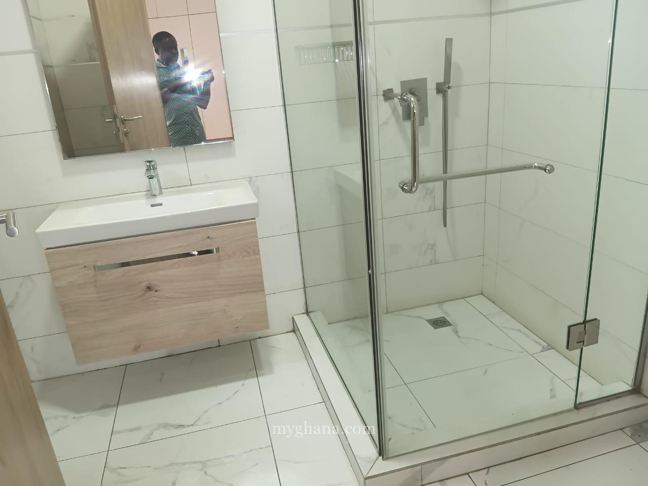 Executive four bedroom house for rent at East Legon, American House, Accra
