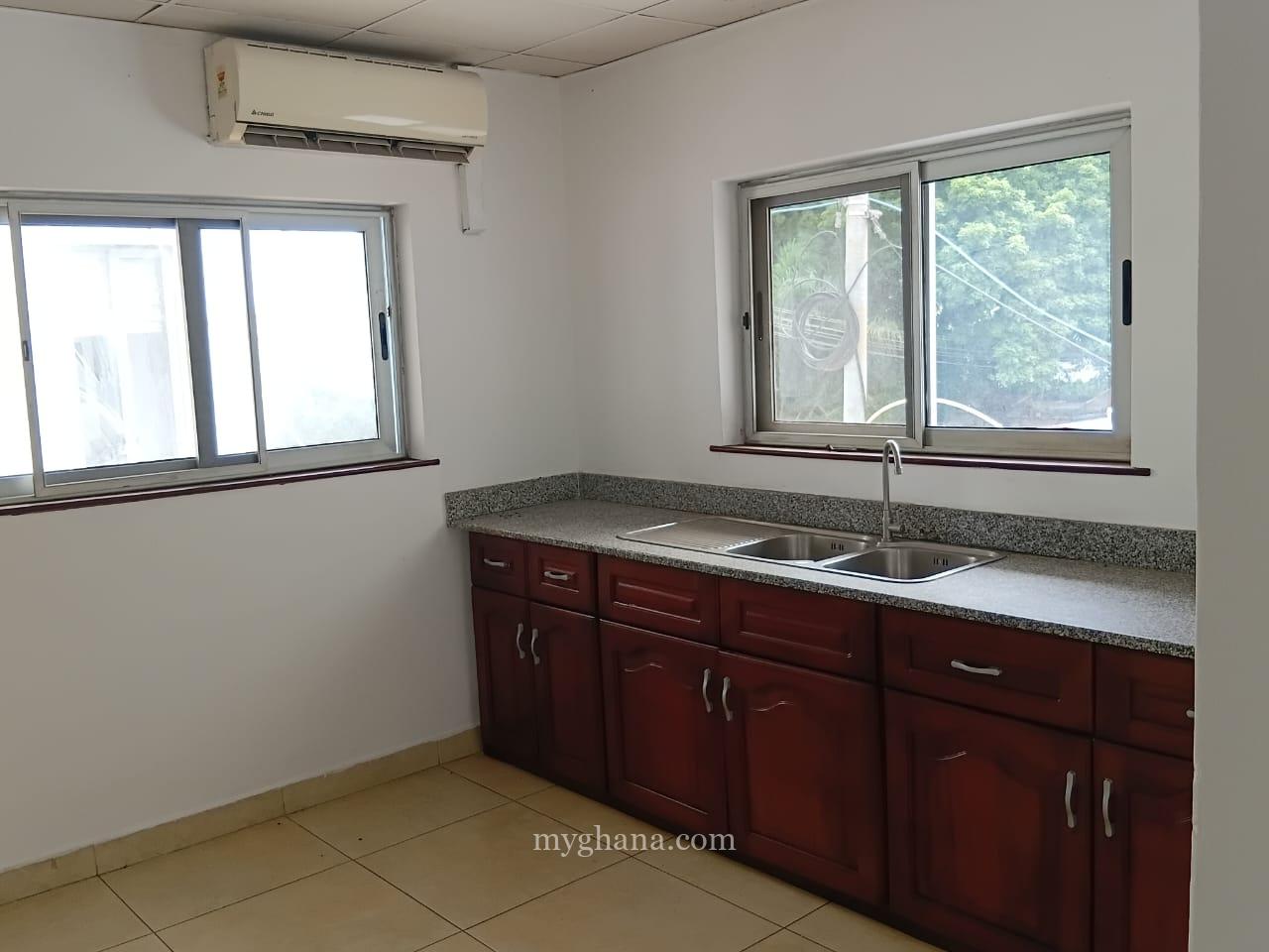 Office space, large parking space to let at Airport Residential Area, Accra