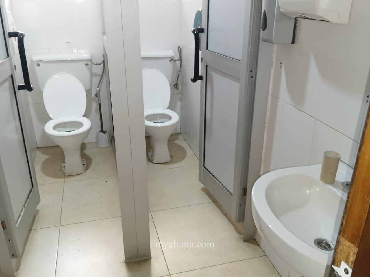 Office space, large parking space to let at Airport Residential Area, Accra
