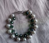 Handmade Emerald green crystal and pearl beaded bracelet