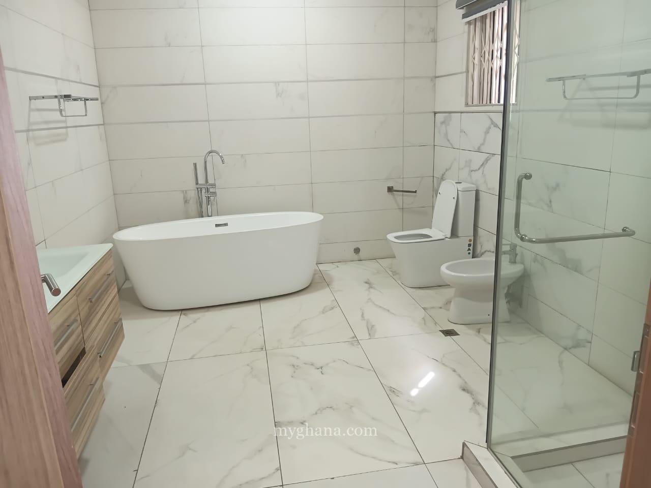 Executive four bedroom house for rent at East Legon, American House, Accra