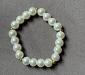 Pearl beaded bracelet
