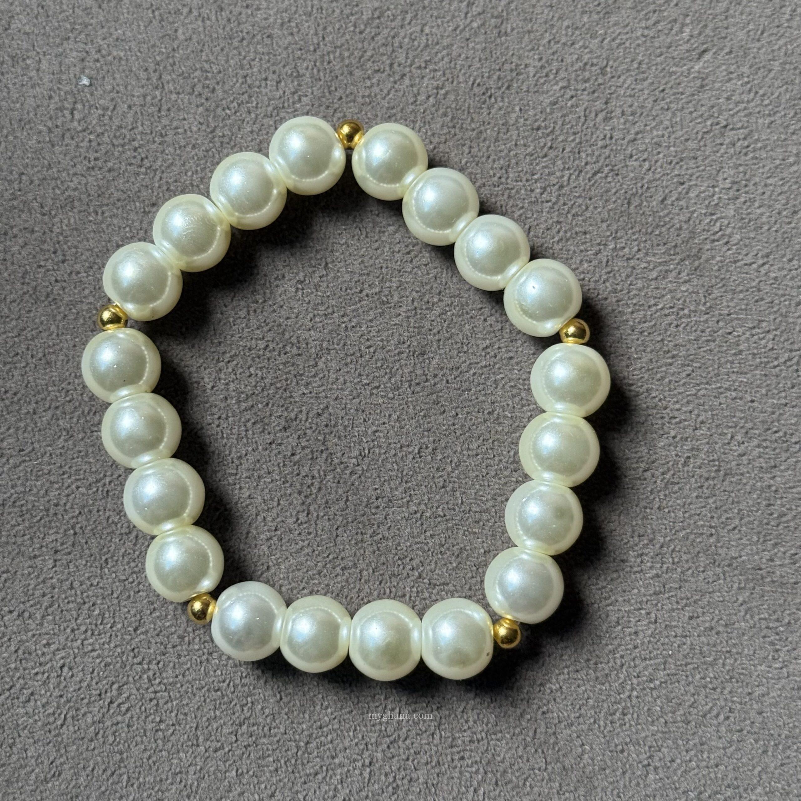 Pearl beaded bracelet