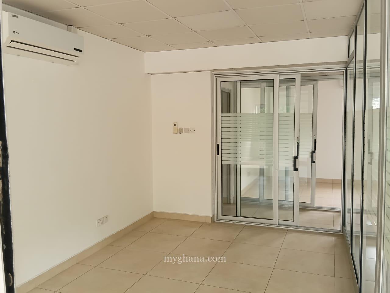 Office space, large parking space to let at Airport Residential Area, Accra