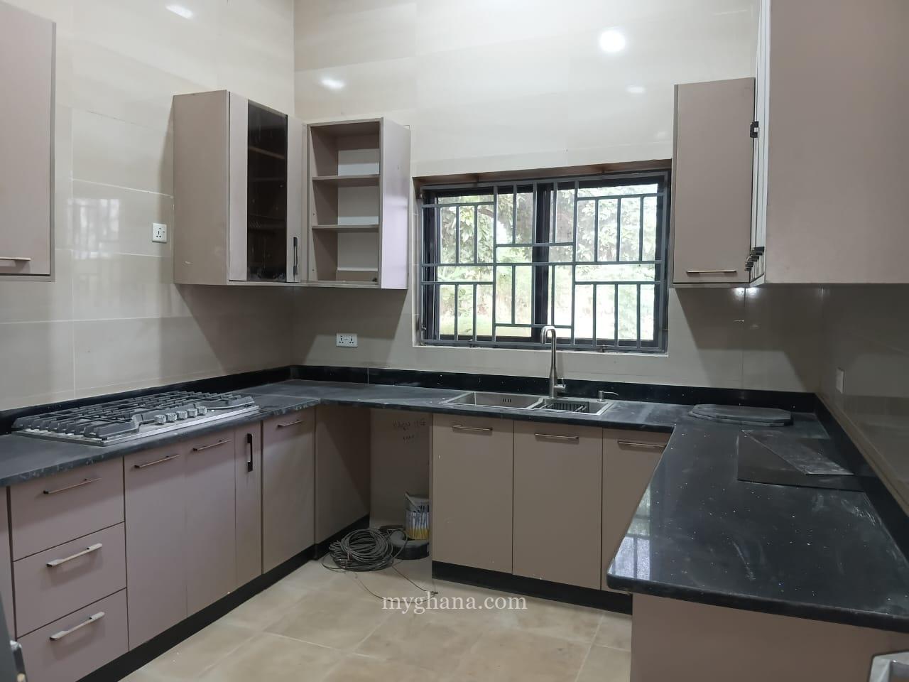 5 bedroom house to let at Kumasi Kwadaso near Christian University College