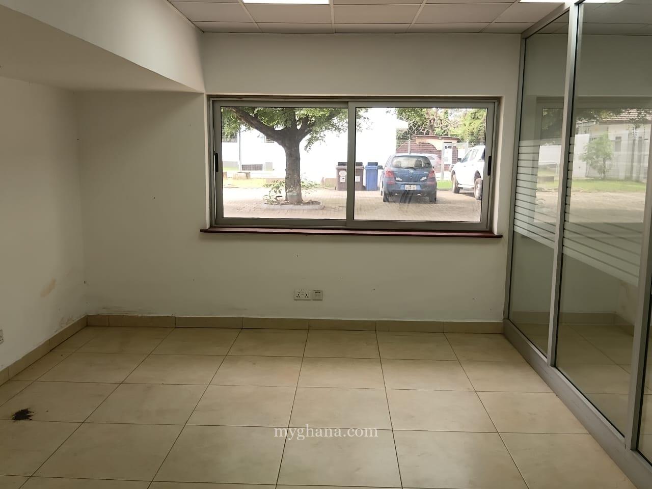 Office space, large parking space to let at Airport Residential Area, Accra
