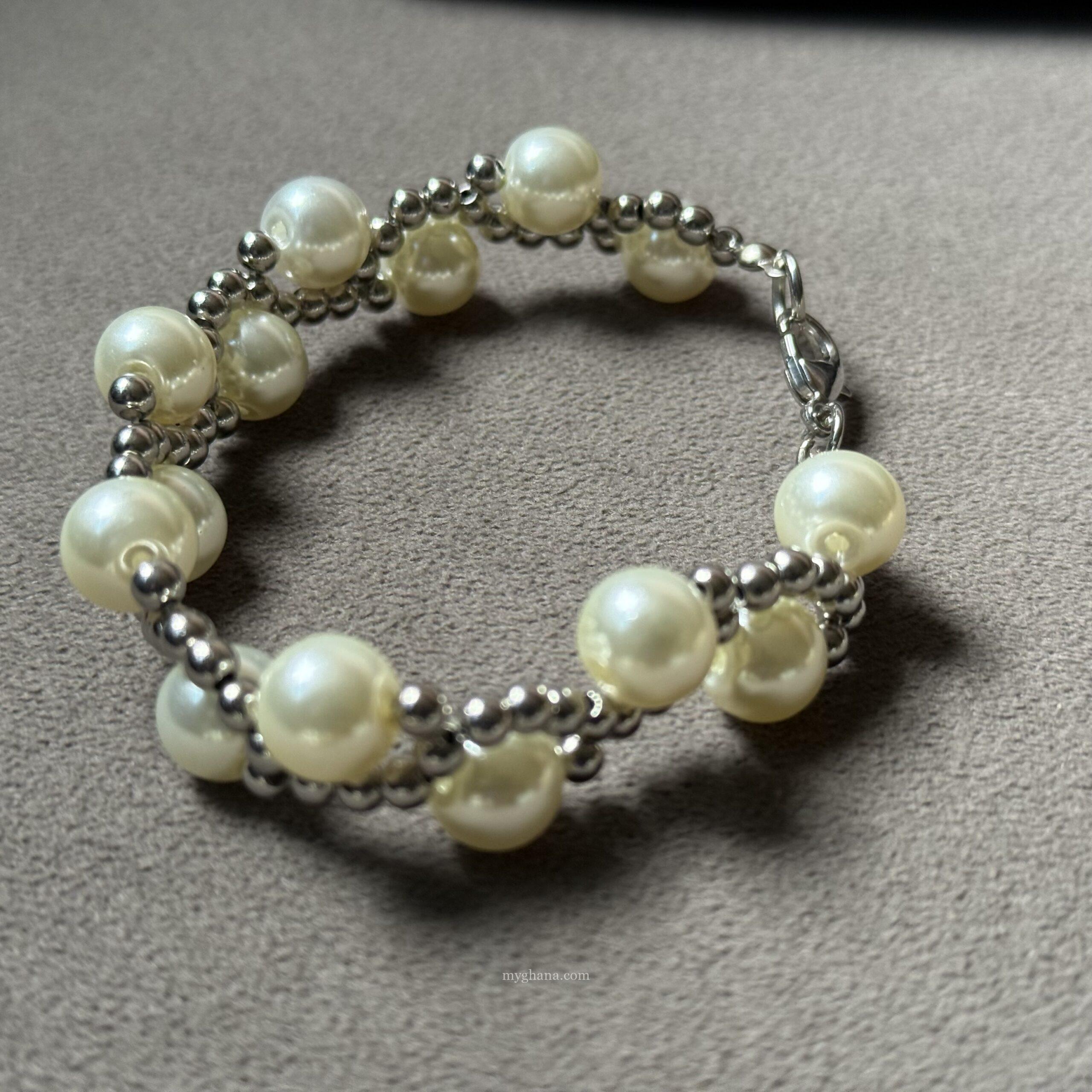 Handmade beaded Pearl bracelet