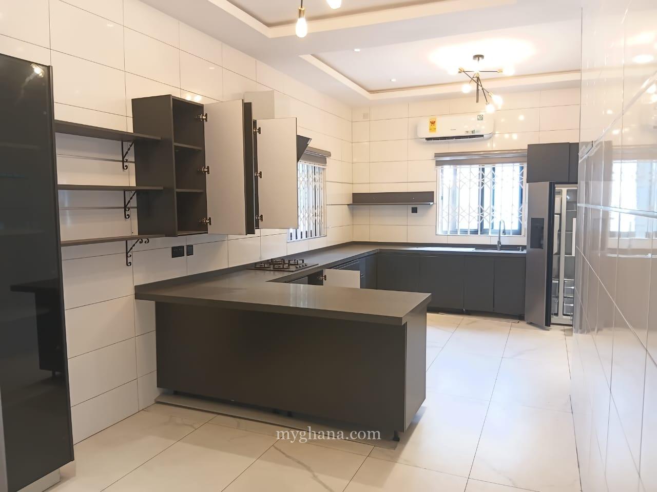 Executive four bedroom house for rent at East Legon, American House, Accra