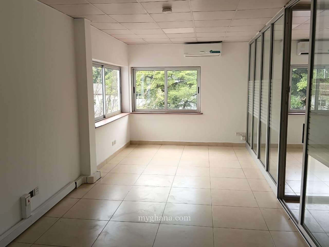Office space, large parking space to let at Airport Residential Area, Accra