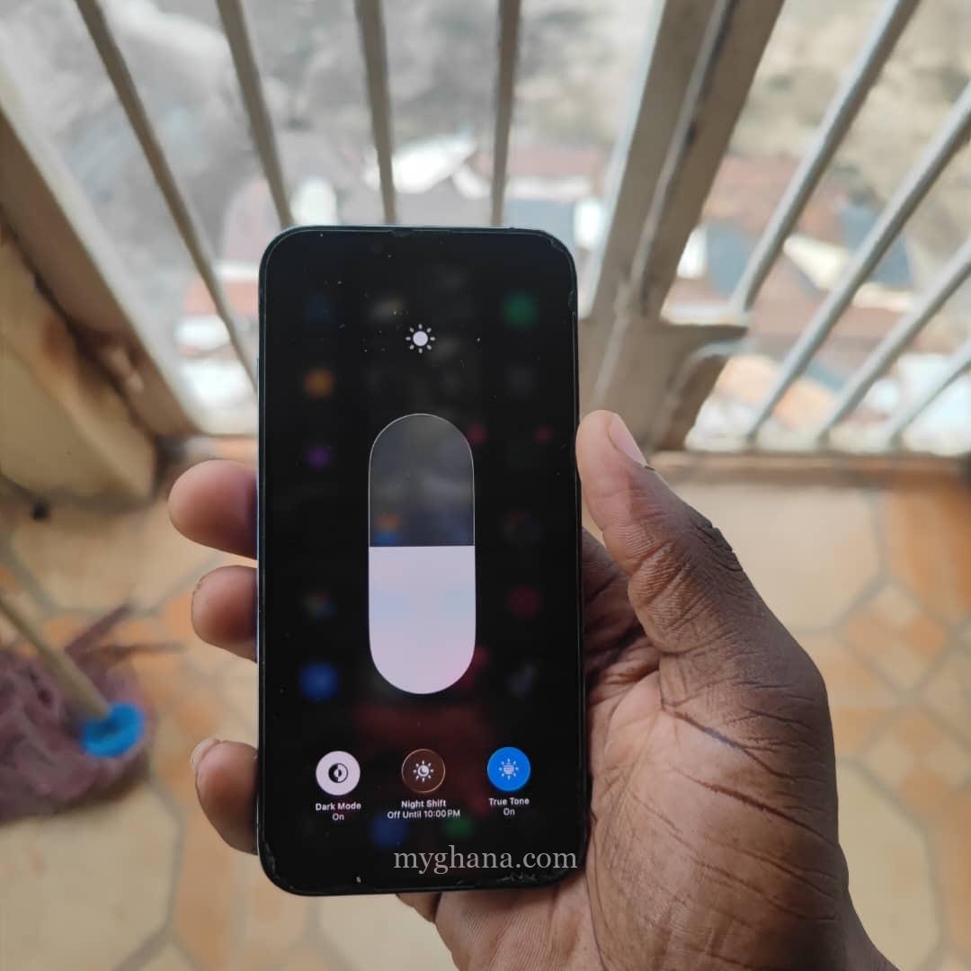 Iphone 13pro 256 gig bh 87 very strong