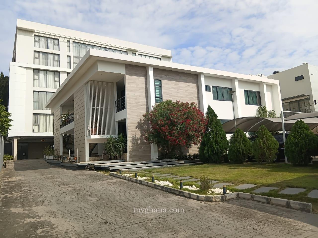 Furnished three bedroom apartment to let at Airport, Accra