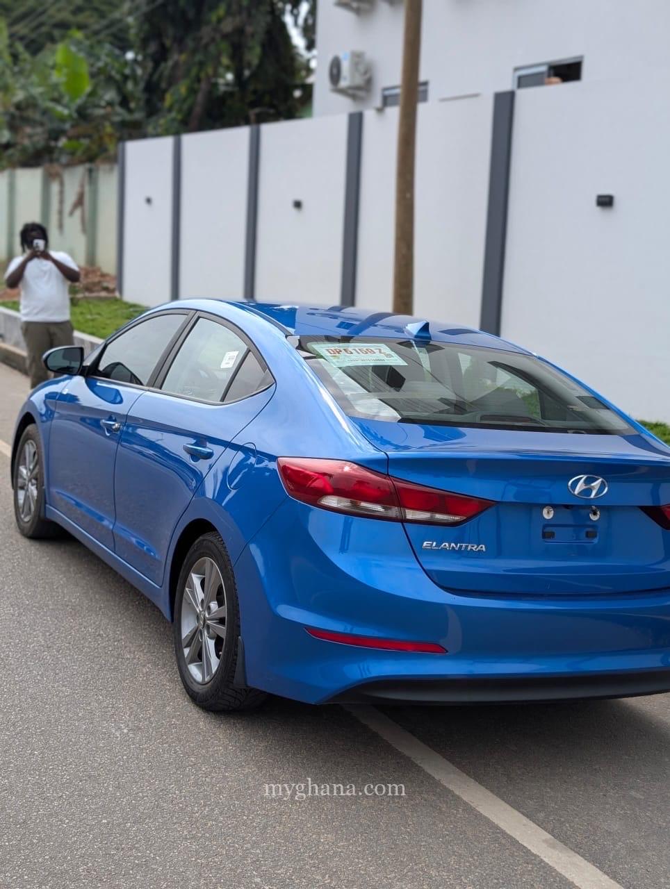 2018 HYUNDAI ELANTRA SE