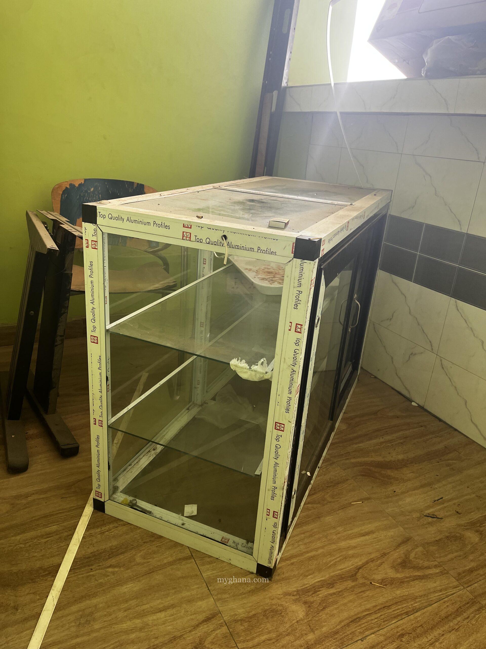 Glass show case for food