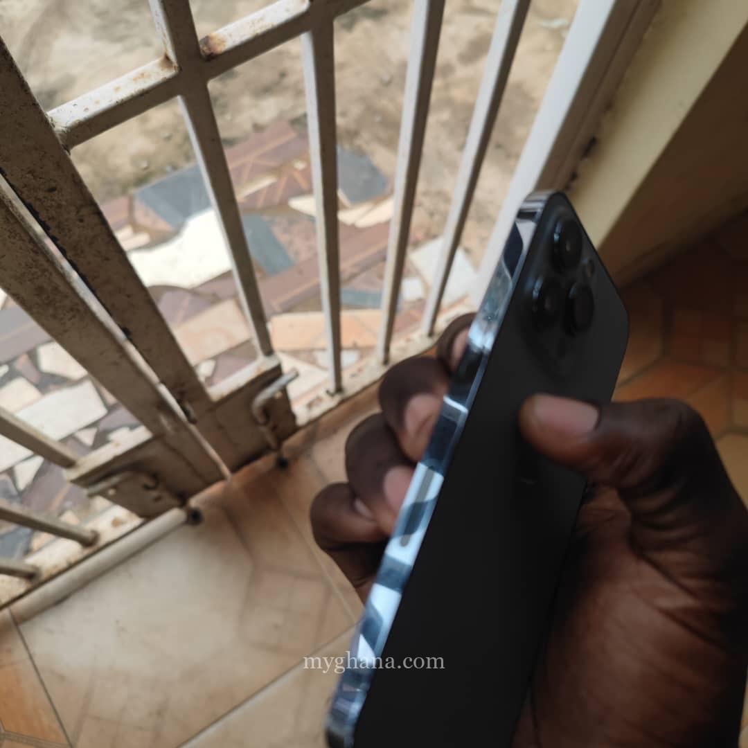 Iphone 13pro 256 gig bh 87 very strong