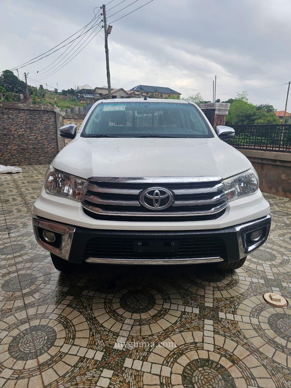 *TOYOTA HILUX* 2019 Model
