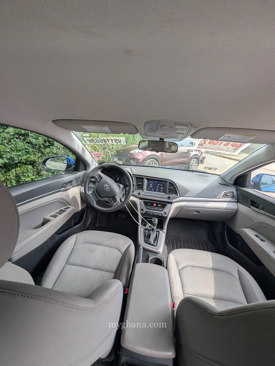 2018 HYUNDAI ELANTRA SE