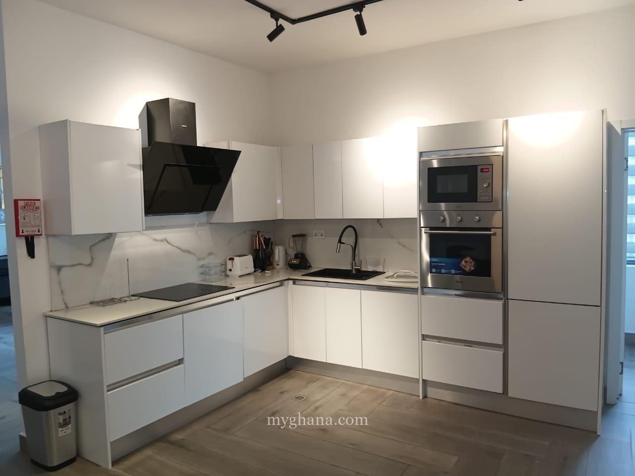 Furnished three bedroom apartment to let at Airport, Accra