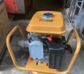 Powerful poker concrete vibrator machine with host