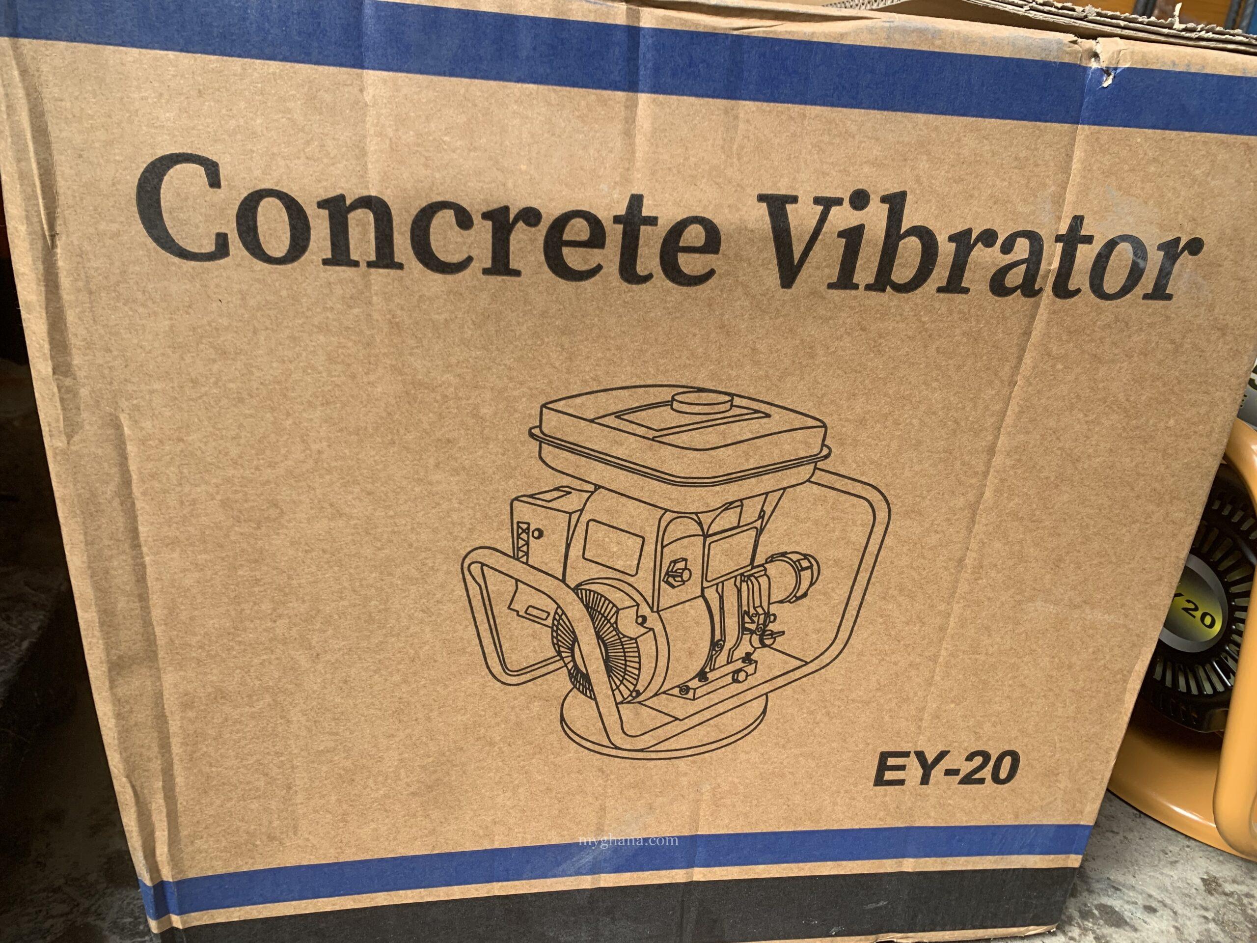 Powerful poker concrete vibrator machine with host