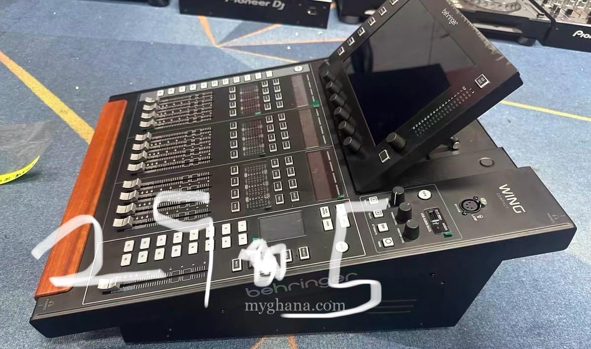 Behringer Wing Compact