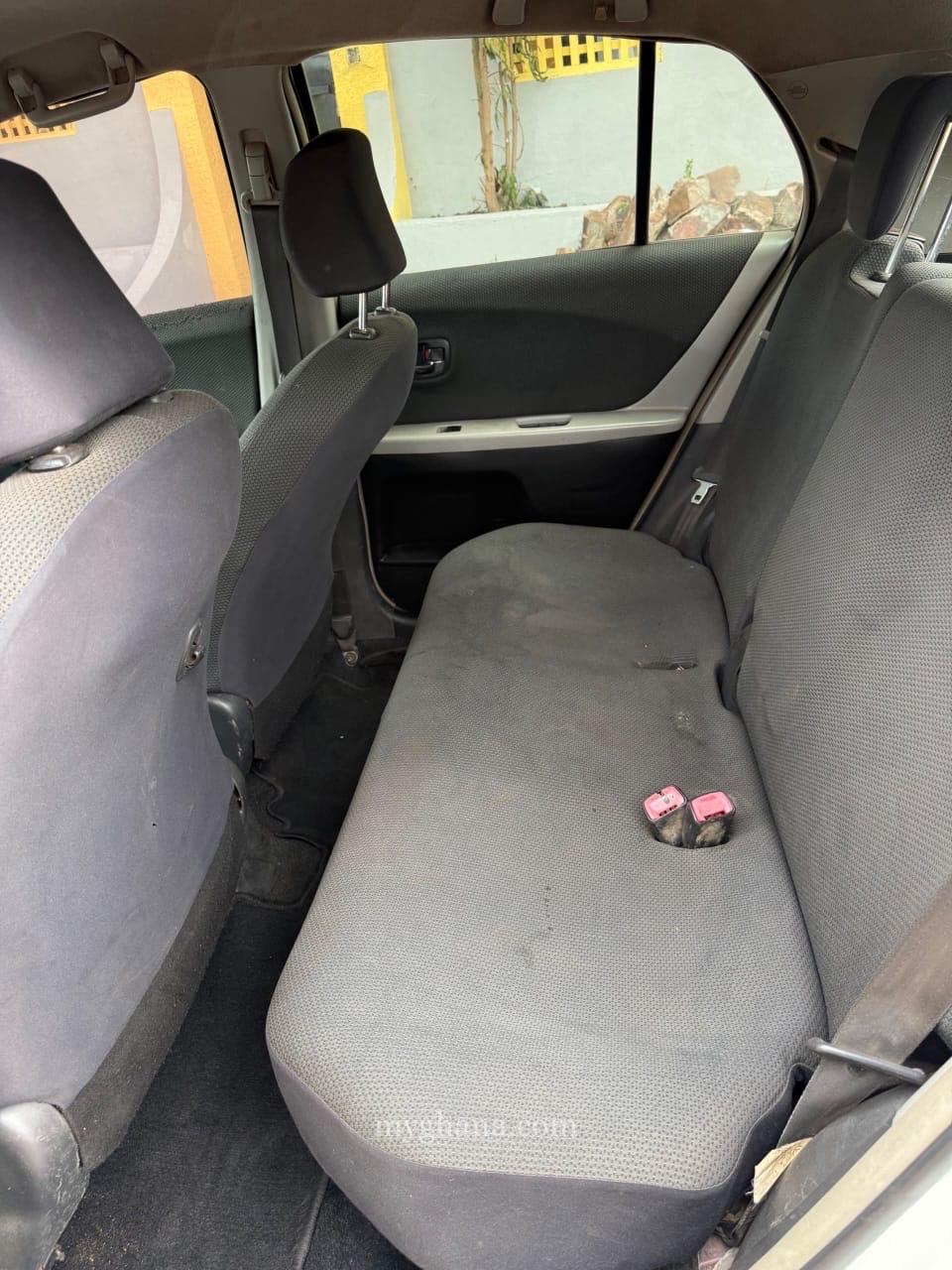 2010 TOYOTA VITZ