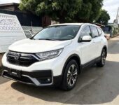 White Honda CR-V Gh 290,000
