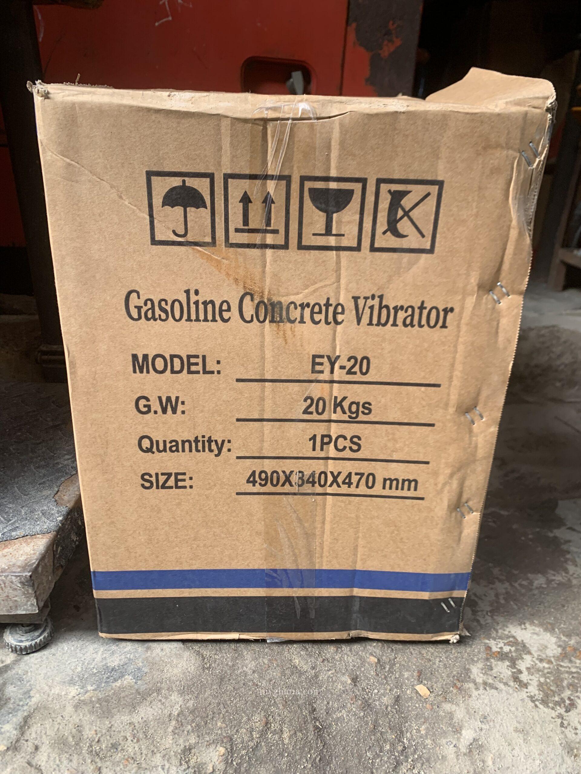 Powerful poker concrete vibrator machine with host